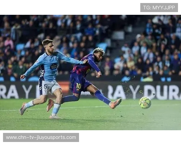 4-2！37岁神锋戴帽 曼联旧将助攻双响 11.1亿卫冕冠军距榜首3分，曼联巅峰阵容