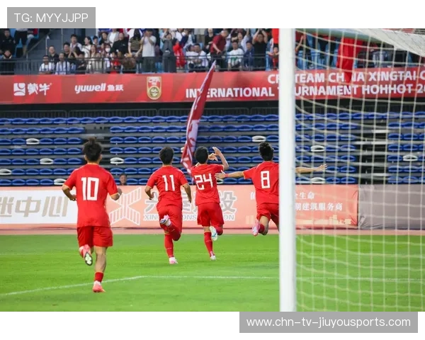 中国足球国家队后防线人员筛选标准与长期稳定策略，足球后防线训练