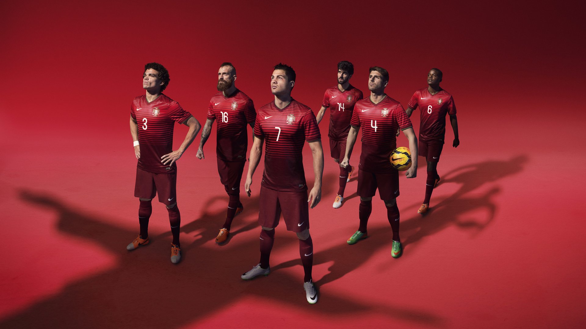 曼城中卫进球破僵局，稳守稳攻展冠军气质，曼城中场球员